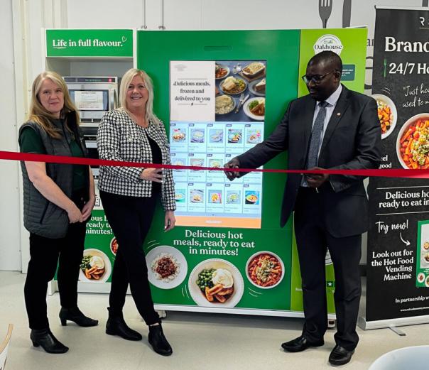 Oakhouse Foods hospital vending